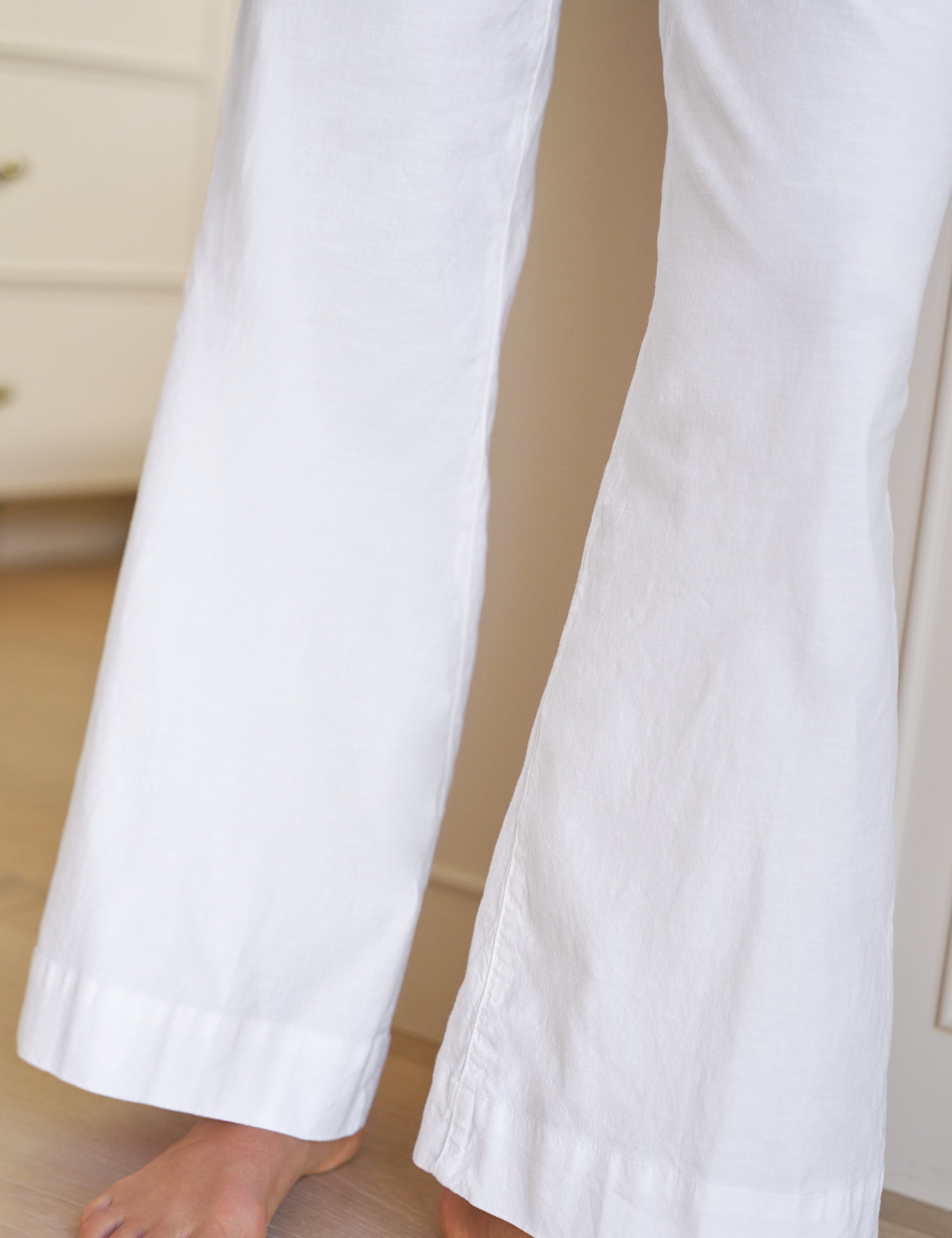 WEST VILLAGE White, Italian Performance Linen